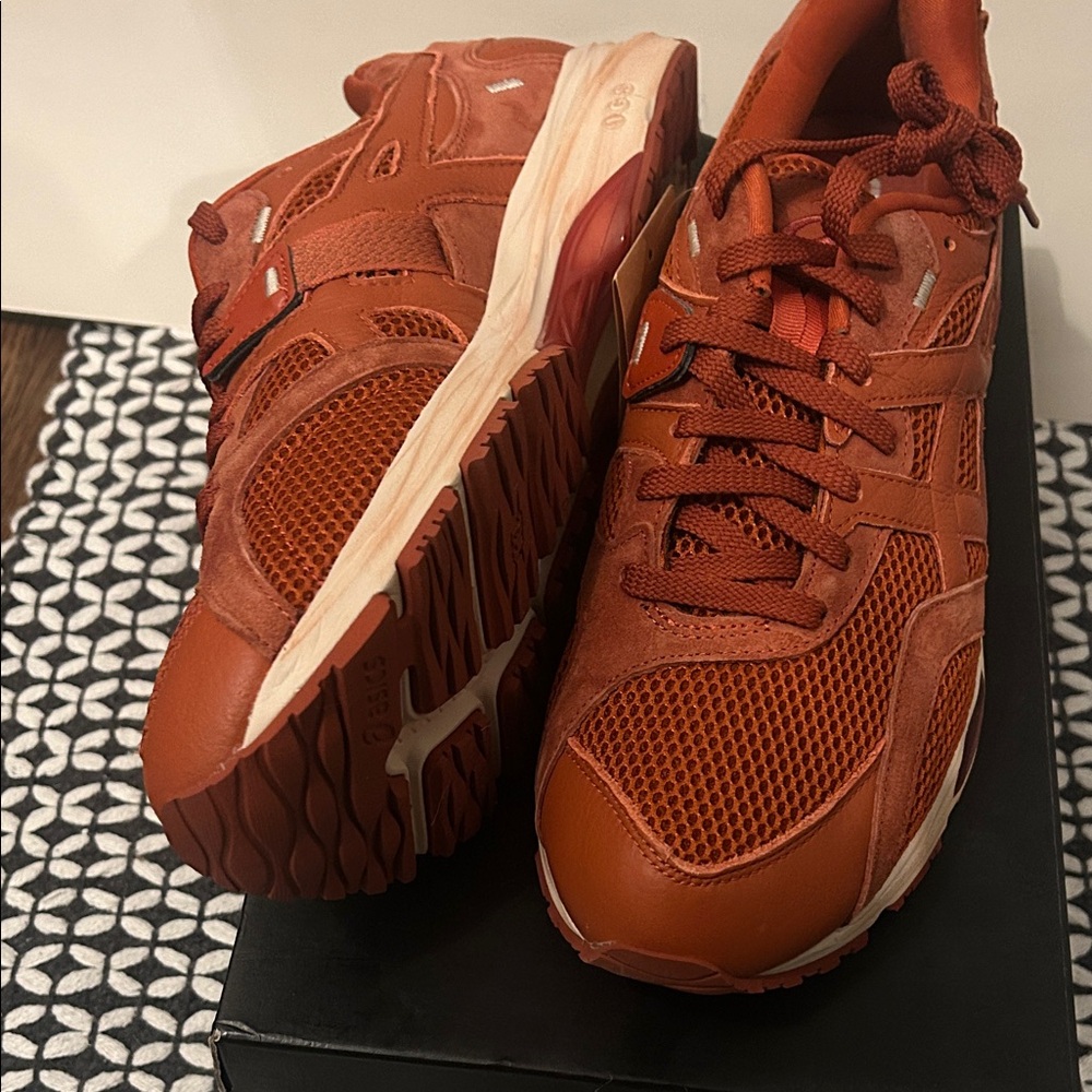 NWT ASICS Gel-MC Plus
- Denim Tears Red Clay Brick - Picture 5 of 7